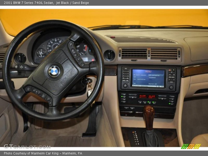 Jet Black / Sand Beige 2001 BMW 7 Series 740iL Sedan