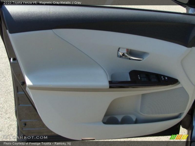 Magnetic Gray Metallic / Gray 2010 Toyota Venza V6