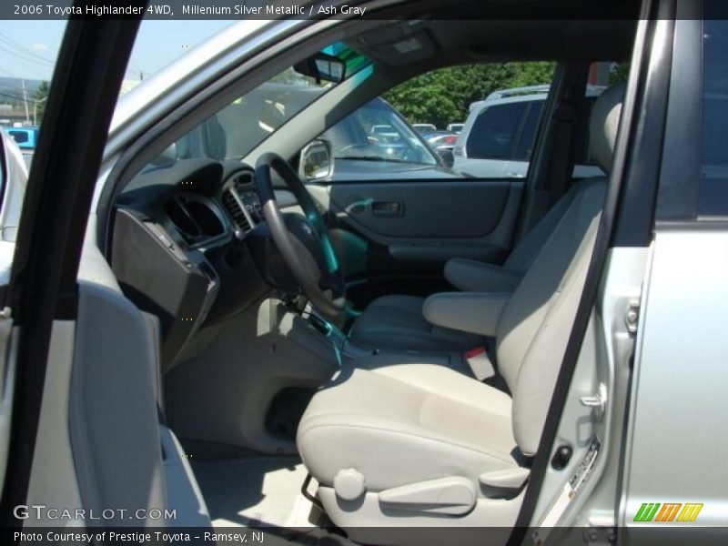 Millenium Silver Metallic / Ash Gray 2006 Toyota Highlander 4WD