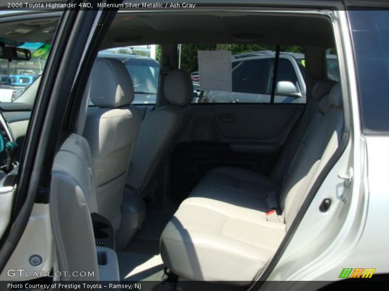 Millenium Silver Metallic / Ash Gray 2006 Toyota Highlander 4WD