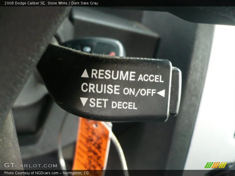 Stone White / Dark Slate Gray 2008 Dodge Caliber SE