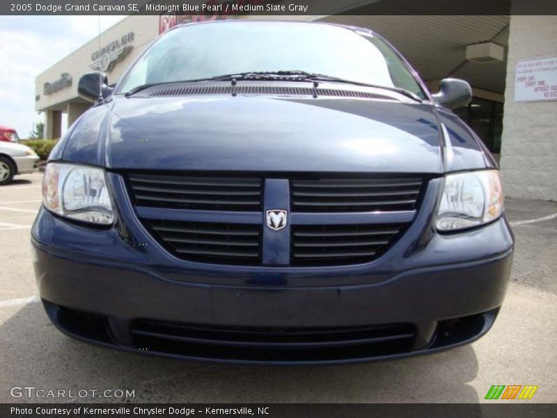 Midnight Blue Pearl / Medium Slate Gray 2005 Dodge Grand Caravan SE