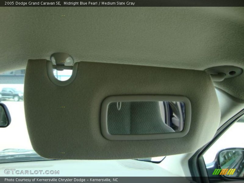 Midnight Blue Pearl / Medium Slate Gray 2005 Dodge Grand Caravan SE