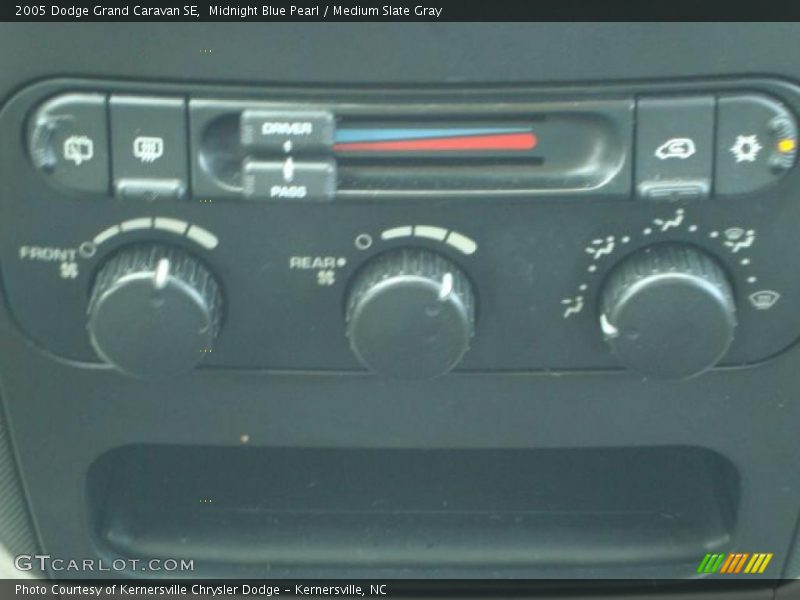 Midnight Blue Pearl / Medium Slate Gray 2005 Dodge Grand Caravan SE