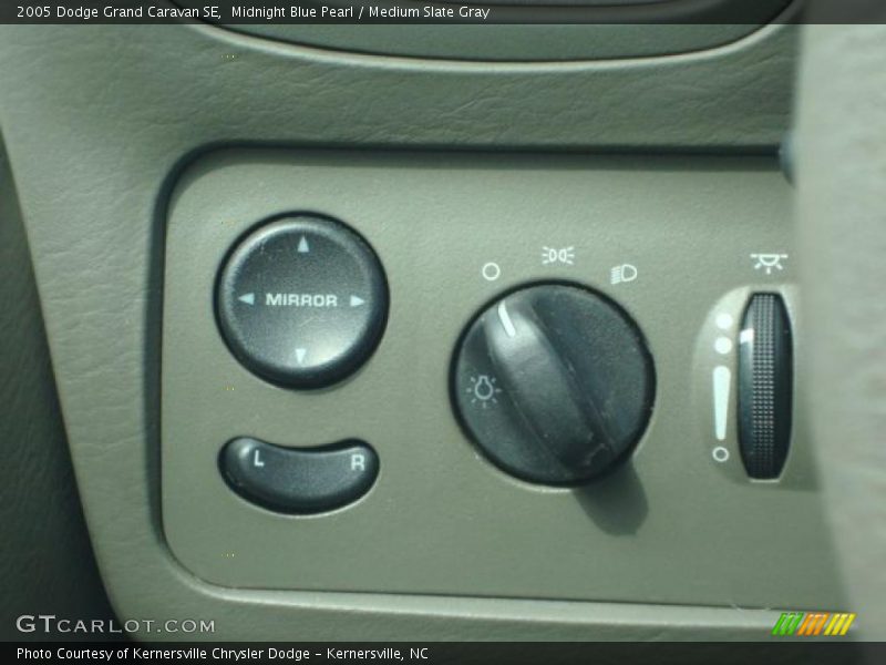 Midnight Blue Pearl / Medium Slate Gray 2005 Dodge Grand Caravan SE