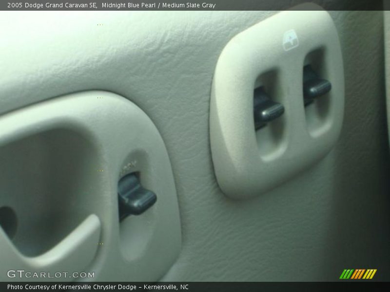 Midnight Blue Pearl / Medium Slate Gray 2005 Dodge Grand Caravan SE