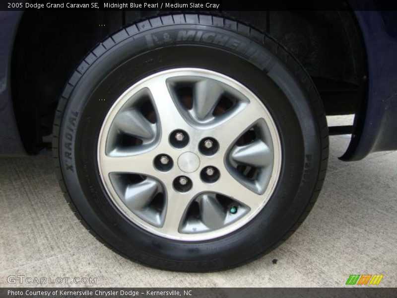 Midnight Blue Pearl / Medium Slate Gray 2005 Dodge Grand Caravan SE