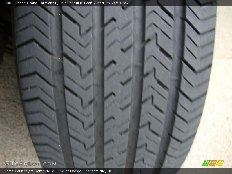 Midnight Blue Pearl / Medium Slate Gray 2005 Dodge Grand Caravan SE