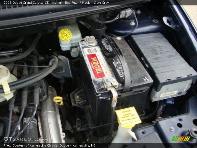 Midnight Blue Pearl / Medium Slate Gray 2005 Dodge Grand Caravan SE