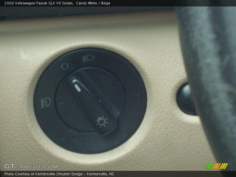 Candy White / Beige 2000 Volkswagen Passat GLX V6 Sedan