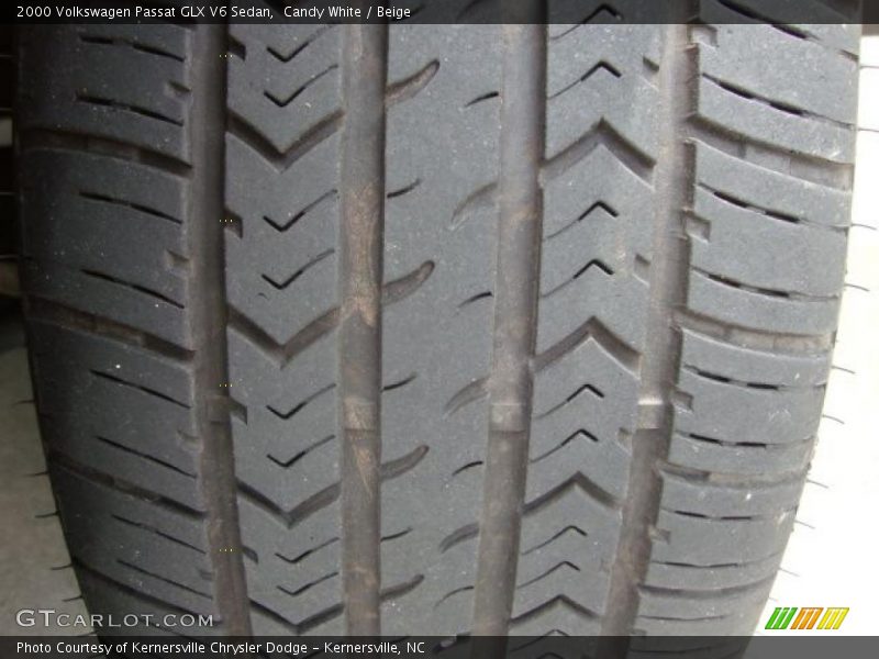 Candy White / Beige 2000 Volkswagen Passat GLX V6 Sedan