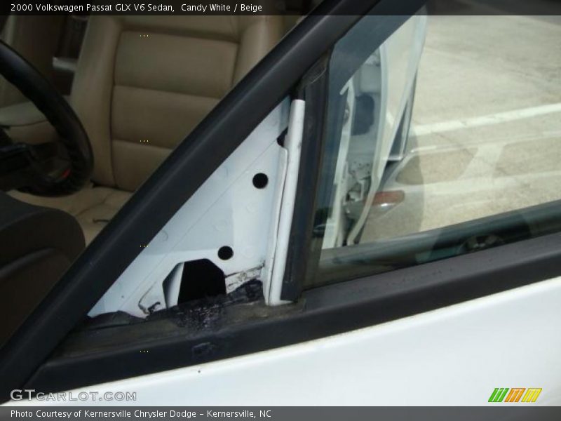 Candy White / Beige 2000 Volkswagen Passat GLX V6 Sedan