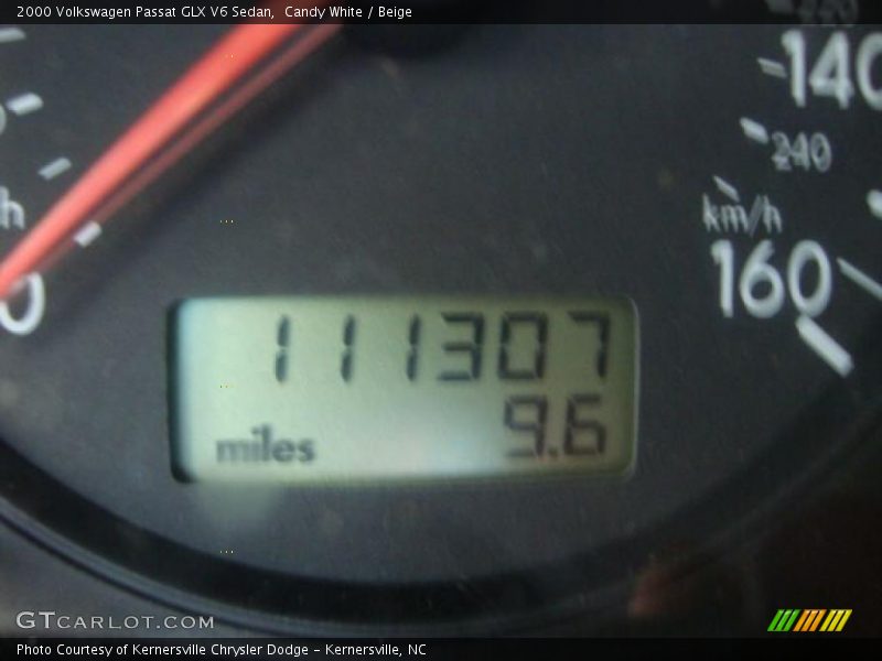 Candy White / Beige 2000 Volkswagen Passat GLX V6 Sedan