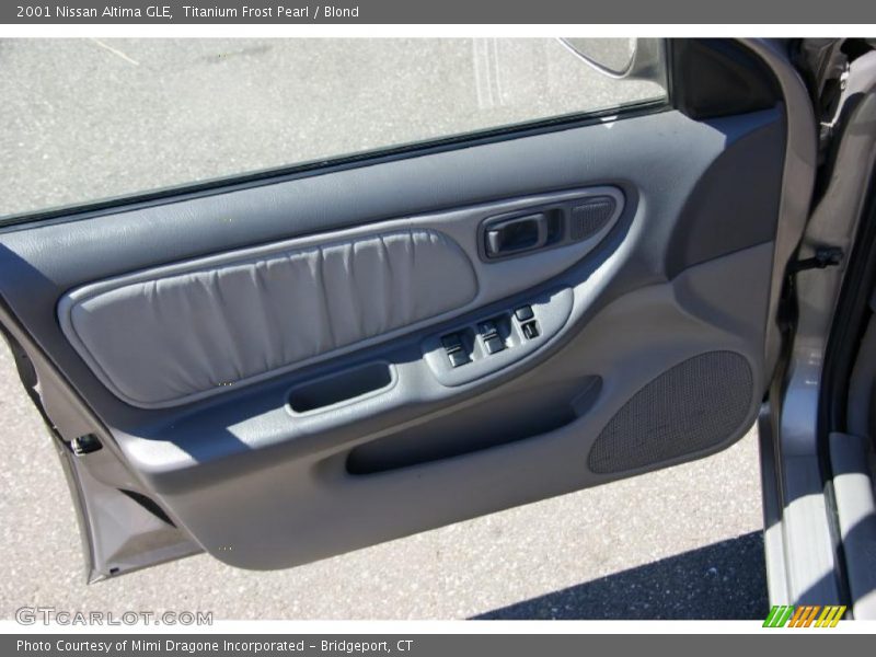 Titanium Frost Pearl / Blond 2001 Nissan Altima GLE