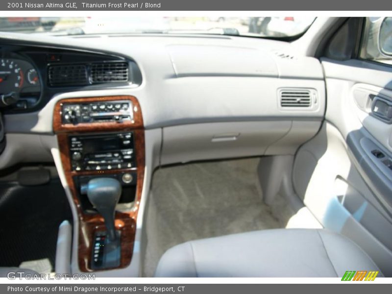 Titanium Frost Pearl / Blond 2001 Nissan Altima GLE