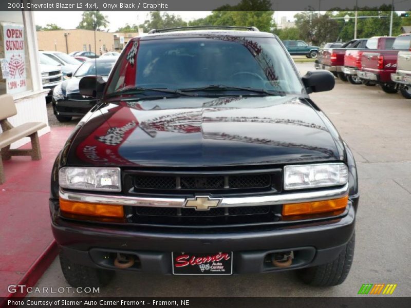 Onyx Black / Graphite 2001 Chevrolet Blazer LS 4x4