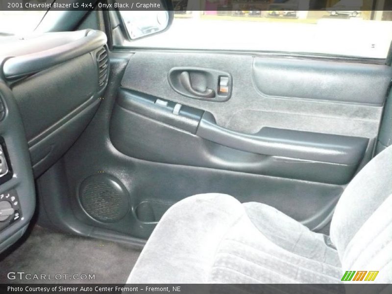 Onyx Black / Graphite 2001 Chevrolet Blazer LS 4x4