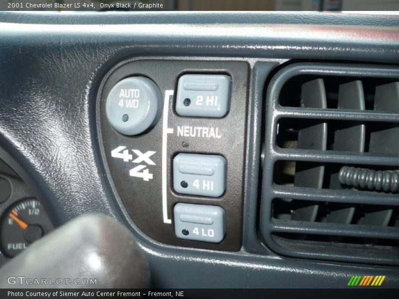 Onyx Black / Graphite 2001 Chevrolet Blazer LS 4x4