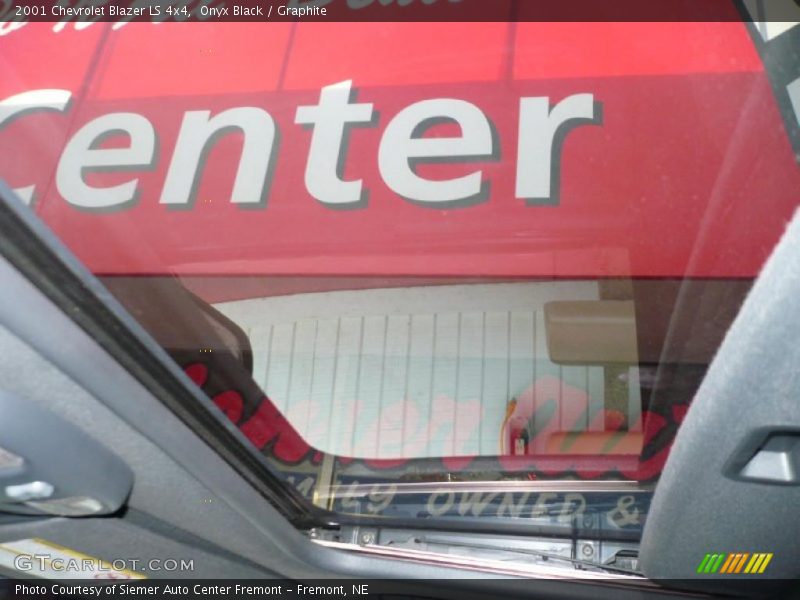 Onyx Black / Graphite 2001 Chevrolet Blazer LS 4x4