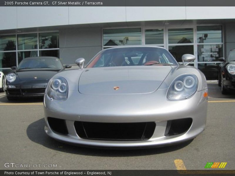 GT Silver Metallic / Terracotta 2005 Porsche Carrera GT