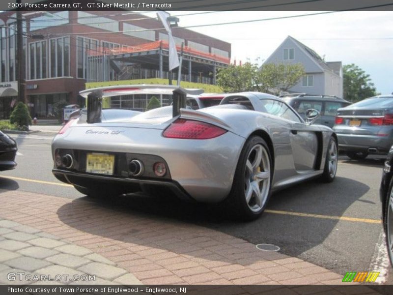 GT Silver Metallic / Terracotta 2005 Porsche Carrera GT