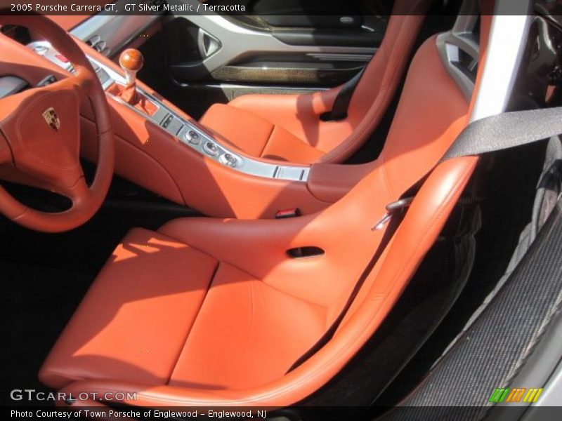 GT Silver Metallic / Terracotta 2005 Porsche Carrera GT