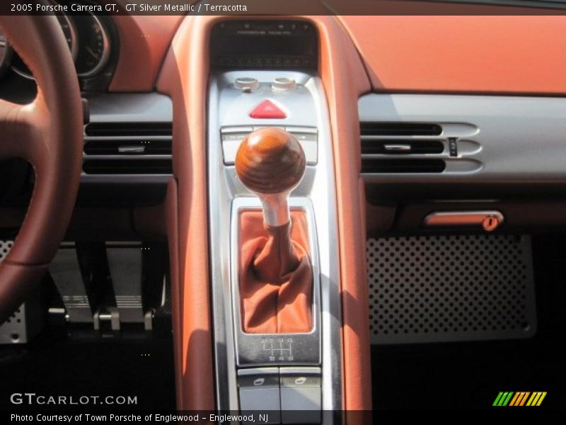 GT Silver Metallic / Terracotta 2005 Porsche Carrera GT