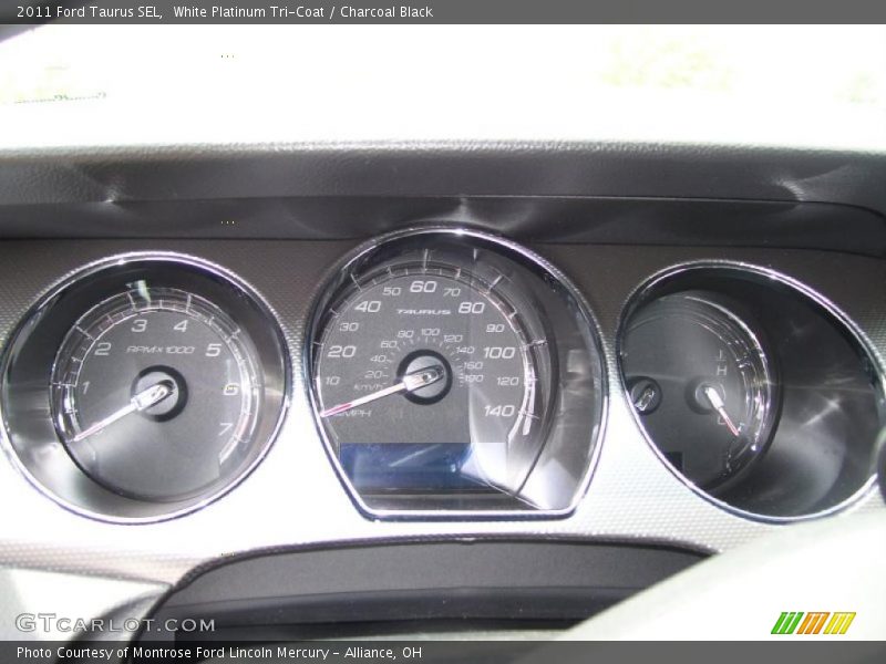 White Platinum Tri-Coat / Charcoal Black 2011 Ford Taurus SEL