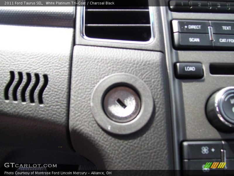 White Platinum Tri-Coat / Charcoal Black 2011 Ford Taurus SEL
