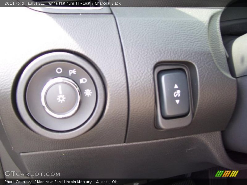 White Platinum Tri-Coat / Charcoal Black 2011 Ford Taurus SEL
