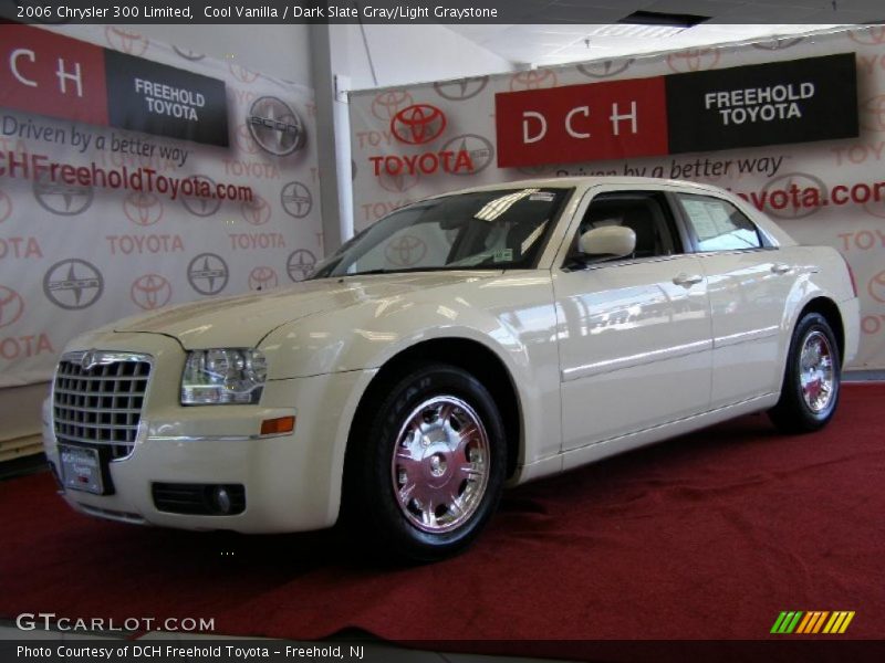 Cool Vanilla / Dark Slate Gray/Light Graystone 2006 Chrysler 300 Limited