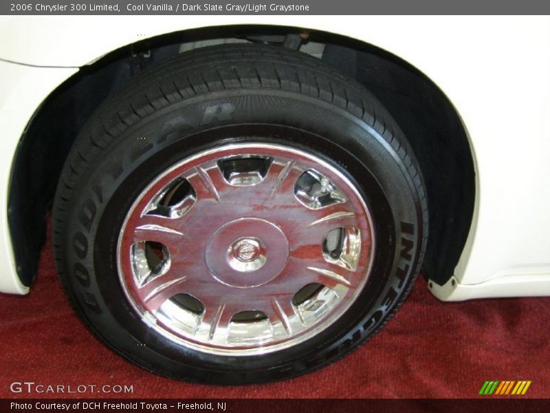 Cool Vanilla / Dark Slate Gray/Light Graystone 2006 Chrysler 300 Limited