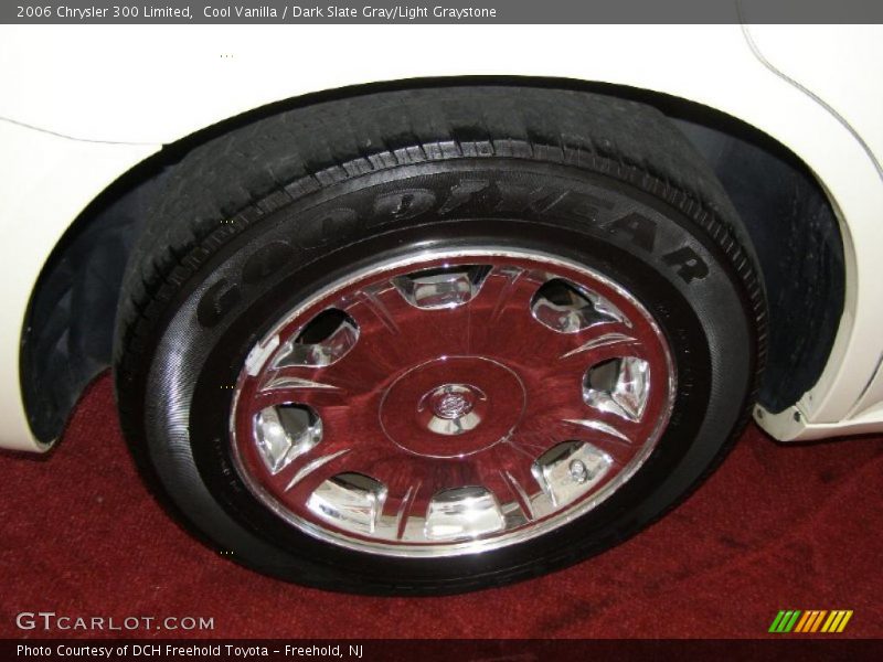 Cool Vanilla / Dark Slate Gray/Light Graystone 2006 Chrysler 300 Limited