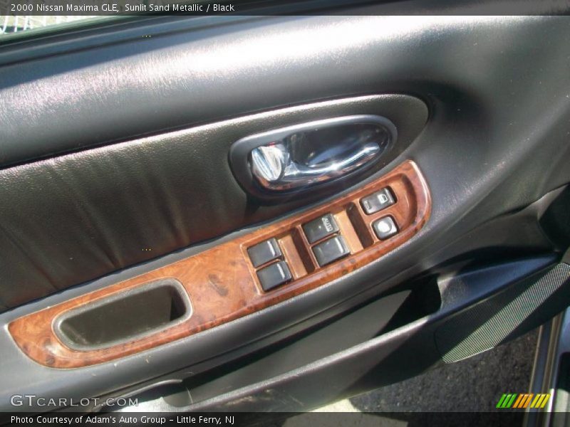 Sunlit Sand Metallic / Black 2000 Nissan Maxima GLE