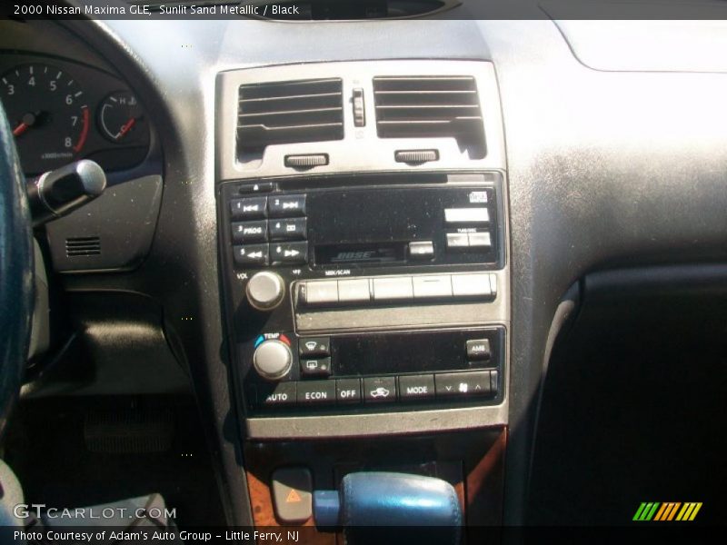Sunlit Sand Metallic / Black 2000 Nissan Maxima GLE