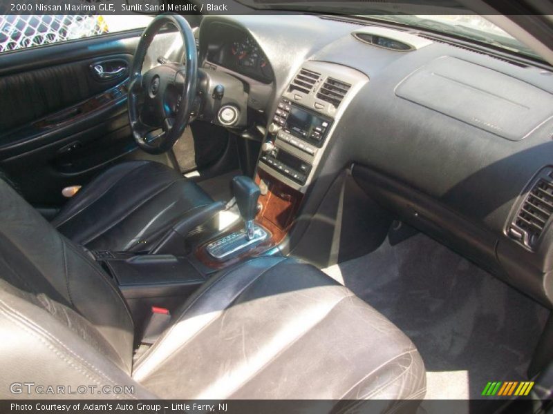 Sunlit Sand Metallic / Black 2000 Nissan Maxima GLE