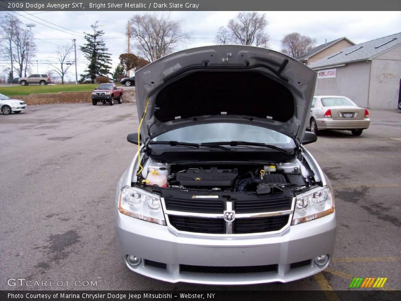 Bright Silver Metallic / Dark Slate Gray 2009 Dodge Avenger SXT