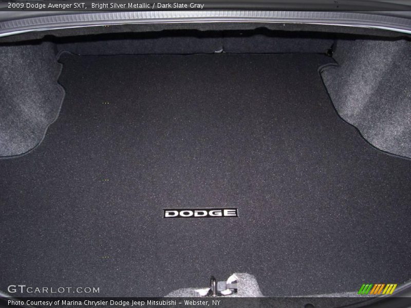 Bright Silver Metallic / Dark Slate Gray 2009 Dodge Avenger SXT