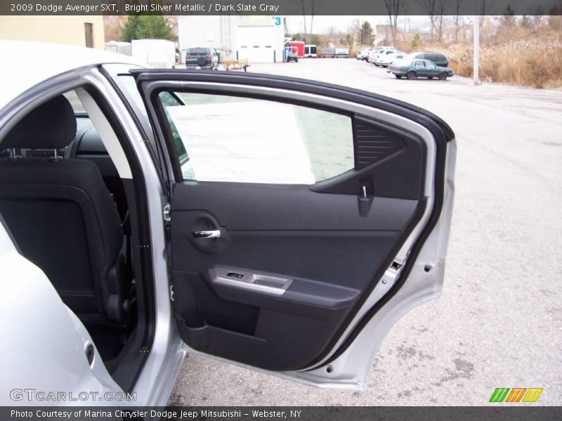 Bright Silver Metallic / Dark Slate Gray 2009 Dodge Avenger SXT