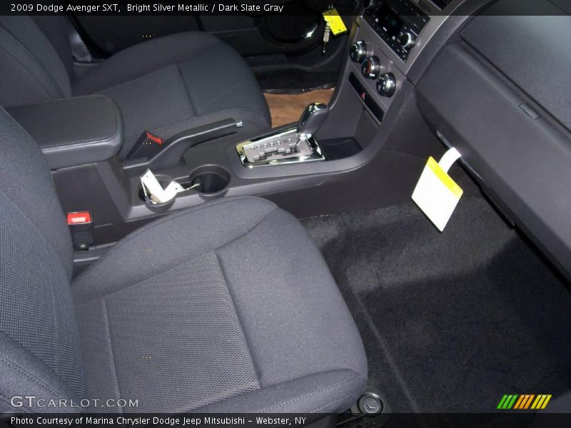 Bright Silver Metallic / Dark Slate Gray 2009 Dodge Avenger SXT