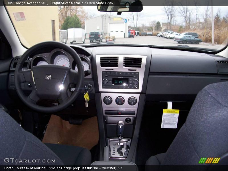 Bright Silver Metallic / Dark Slate Gray 2009 Dodge Avenger SXT