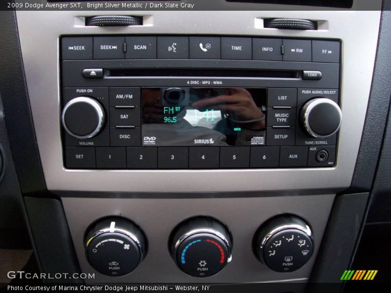 Bright Silver Metallic / Dark Slate Gray 2009 Dodge Avenger SXT