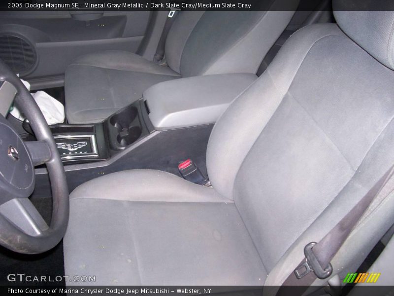 Mineral Gray Metallic / Dark Slate Gray/Medium Slate Gray 2005 Dodge Magnum SE