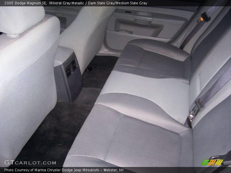Mineral Gray Metallic / Dark Slate Gray/Medium Slate Gray 2005 Dodge Magnum SE