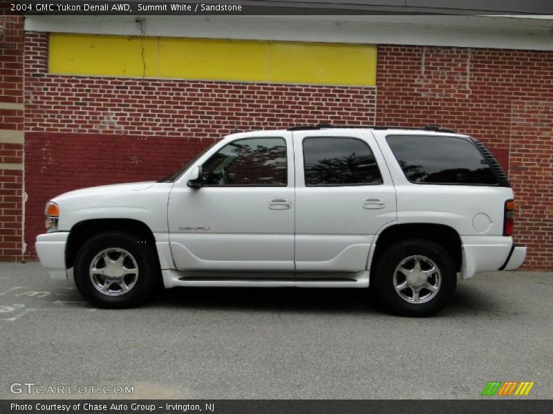 Summit White / Sandstone 2004 GMC Yukon Denali AWD
