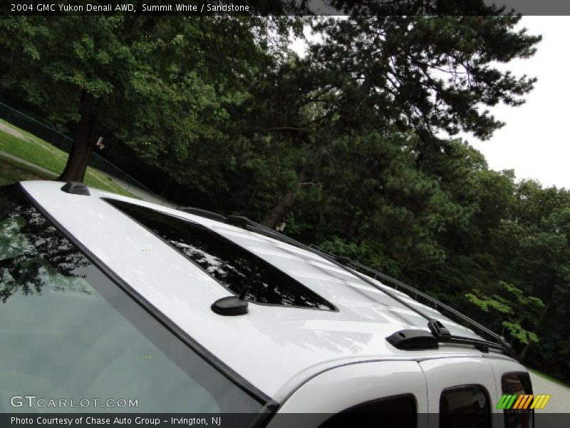 Summit White / Sandstone 2004 GMC Yukon Denali AWD