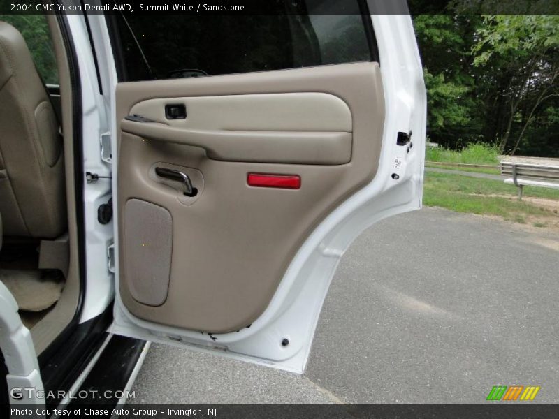 Summit White / Sandstone 2004 GMC Yukon Denali AWD