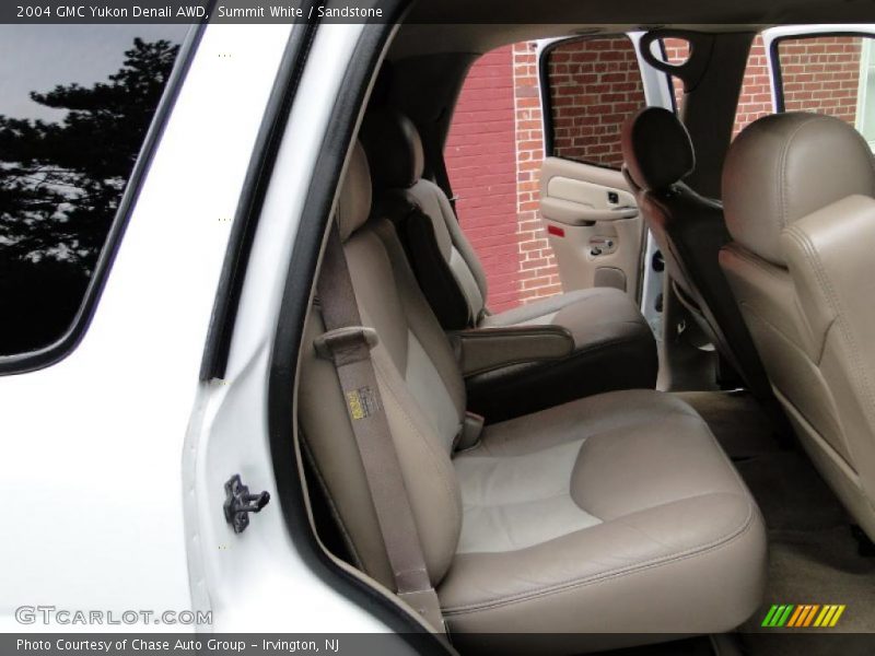 Summit White / Sandstone 2004 GMC Yukon Denali AWD