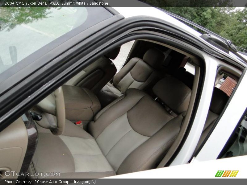 Summit White / Sandstone 2004 GMC Yukon Denali AWD