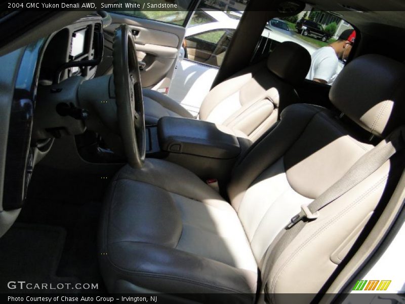 Summit White / Sandstone 2004 GMC Yukon Denali AWD